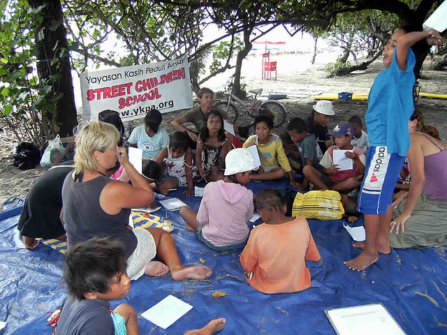 Beach_school___a_meal.jpg